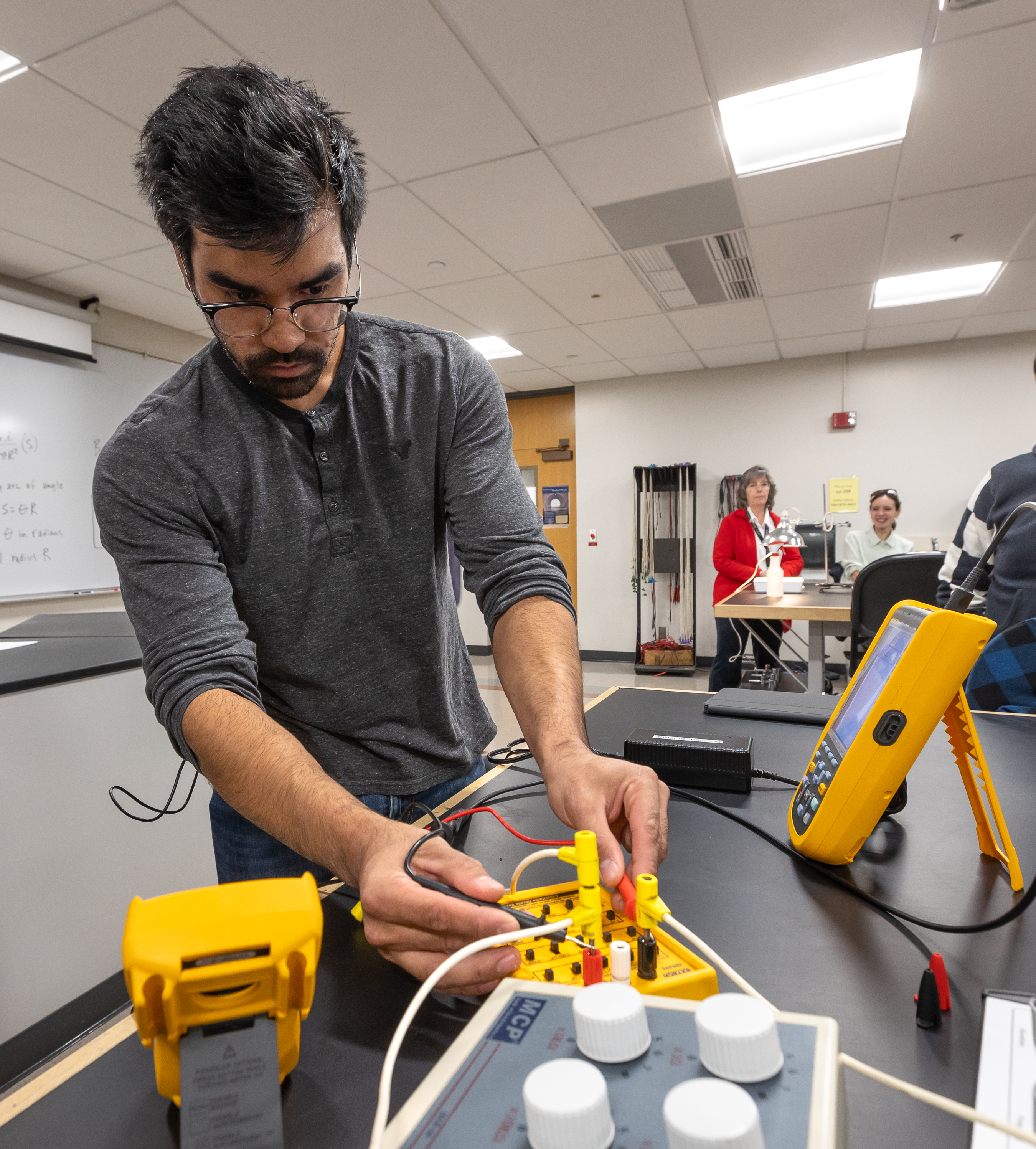 WCC students uses STEM lab tools donated by Fluke.