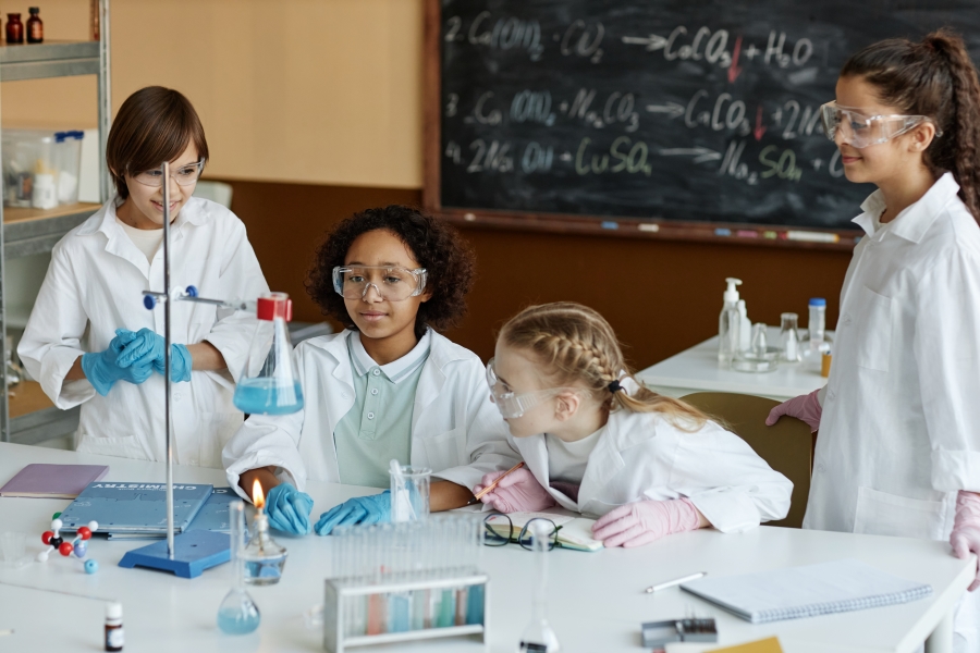     Adventures in science with Super STEAM Saturdays are back at Washtenaw Community College 